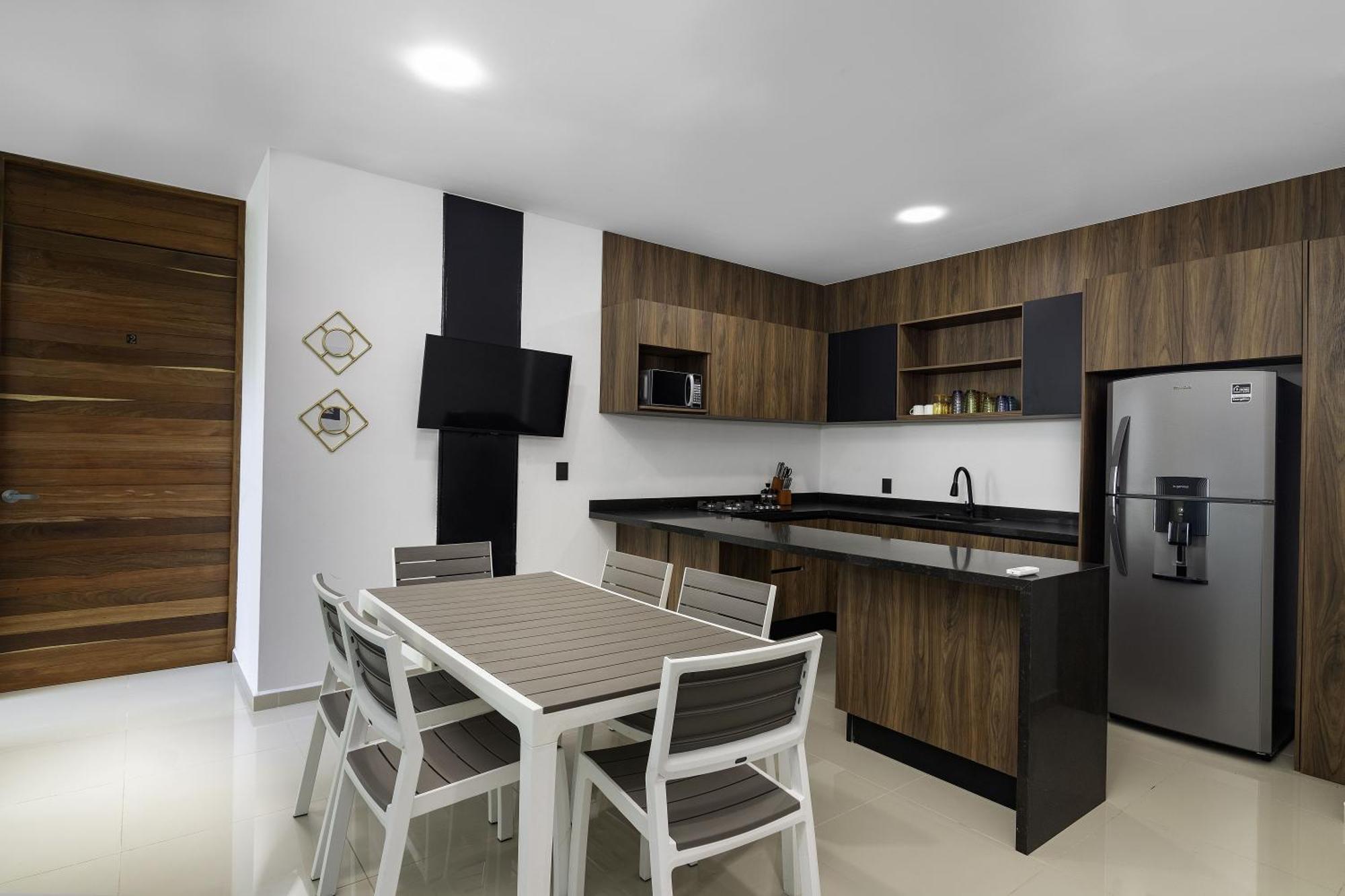 Angelina 28 Beachfront And Family Apartments - Modern And Relaxing Long Stays - 20 Min From Cancun Airport Puerto Morelos Exterior foto
