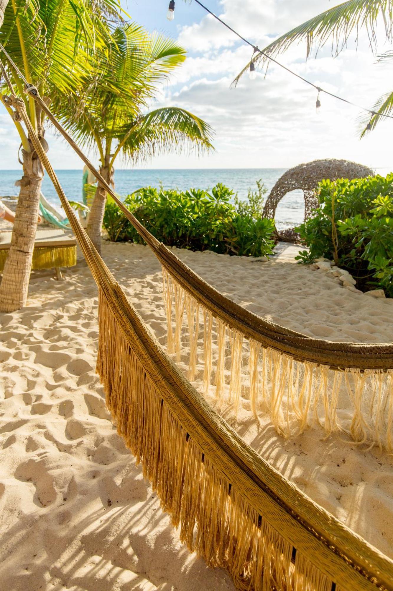 Angelina 28 Beachfront And Family Apartments - Modern And Relaxing Long Stays - 20 Min From Cancun Airport Puerto Morelos Exterior foto