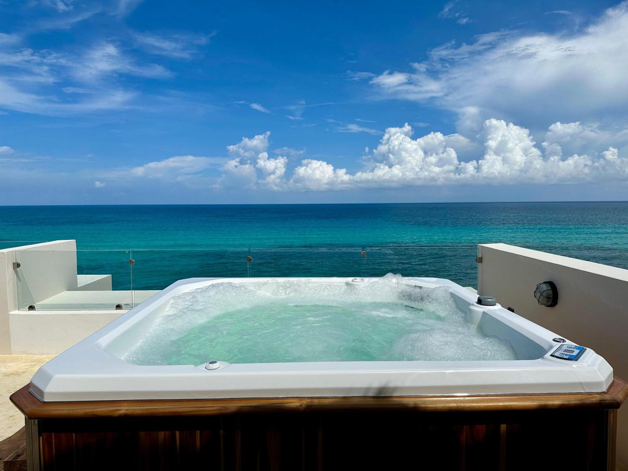 Angelina 28 Beachfront And Family Apartments - Modern And Relaxing Long Stays - 20 Min From Cancun Airport Puerto Morelos Exterior foto